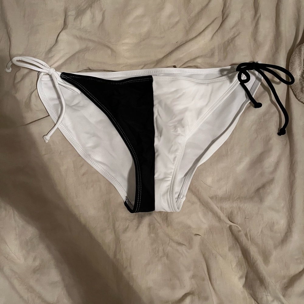 Bikini bottoms